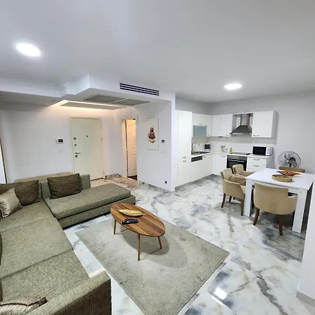 Taksim Square Perfect Family With Pool شقة